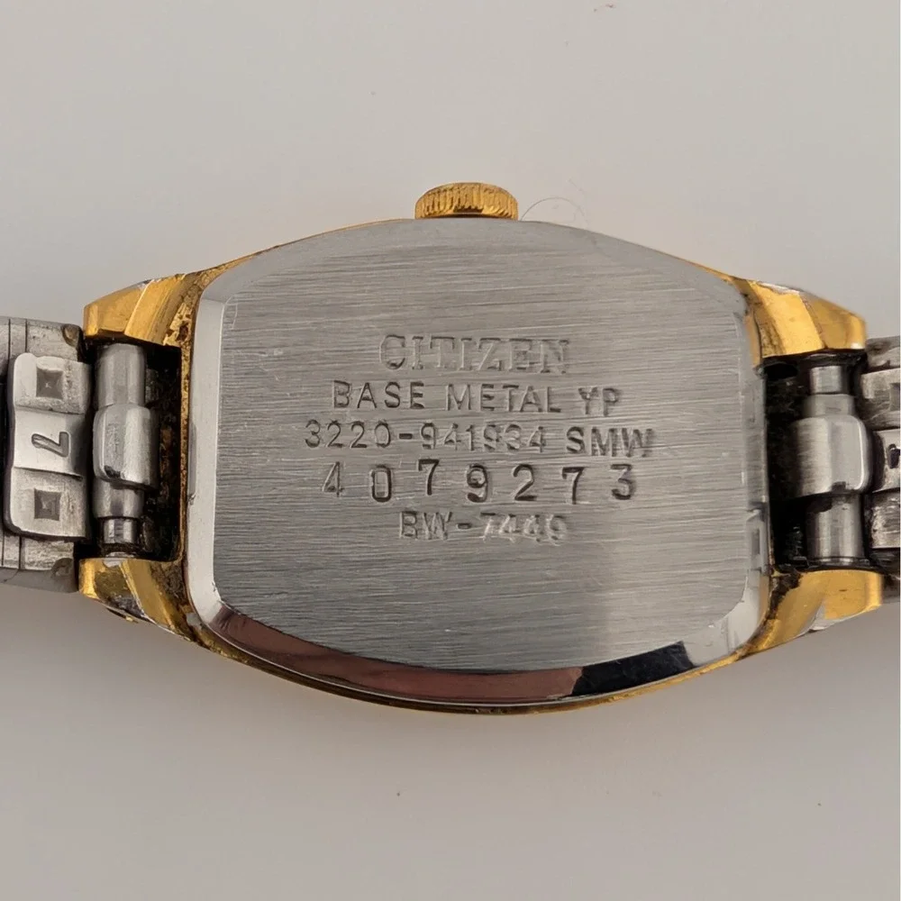 Vintage Citizen Seven 3220-941934 Gold Tone Quartz Watch Textured Bracelet - Picture 4 of 10